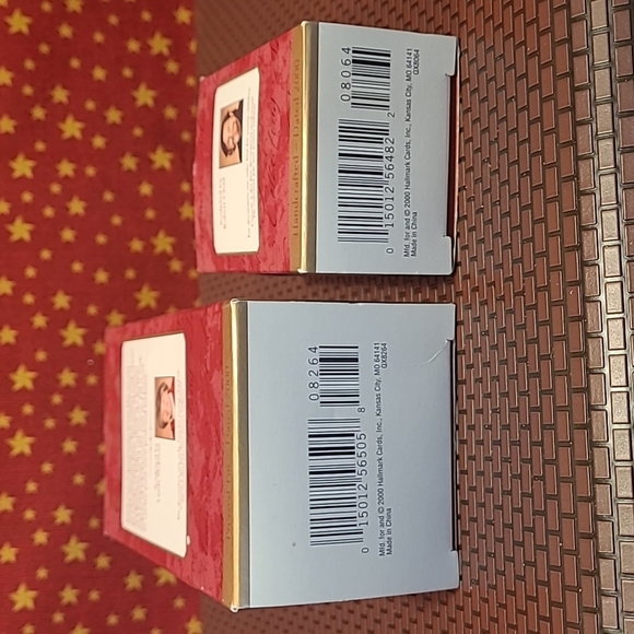 Hallmark Keepsake 2000 Memories of Christmas & Queen Mom Ornaments - Picture 6 of 7